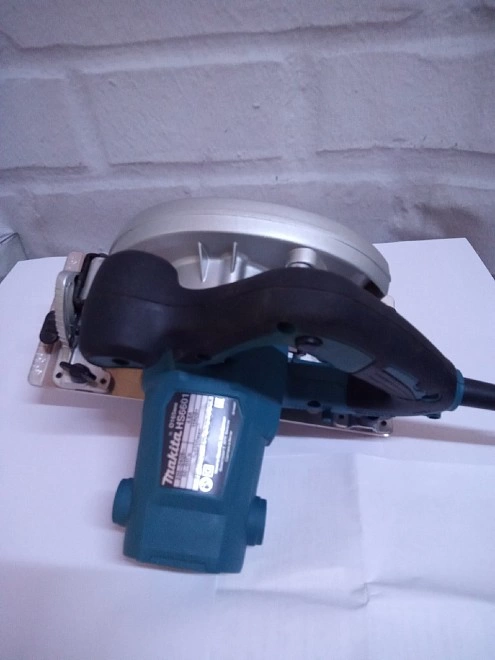 Электропила дисковая Makita HS6601