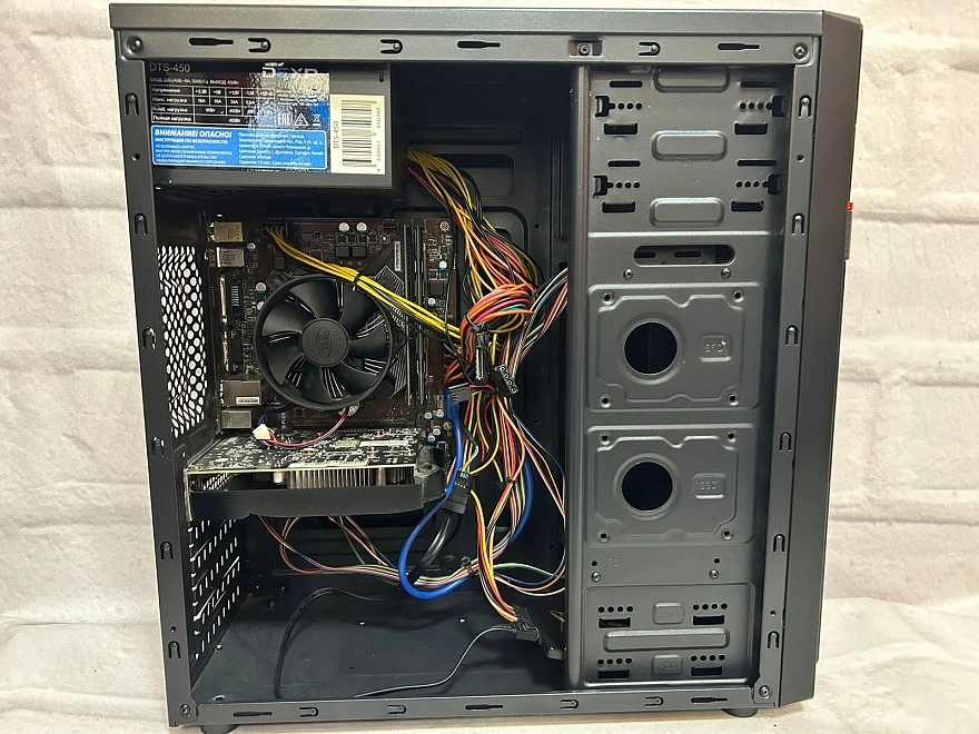 Системный блок DEXP intel core i5-7400/ОЗУ12ГБ/SSD256ГБ/GTX1050 Ti