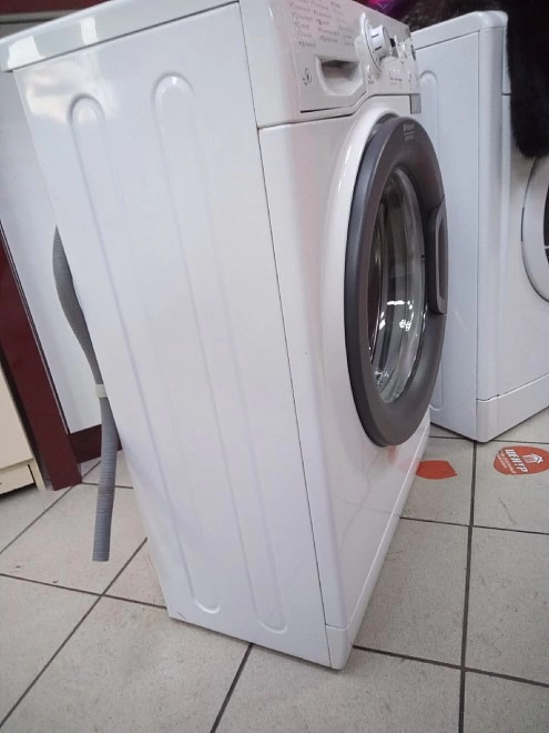 Стиральная машина Hotpoint Ariston WMUF 50050B