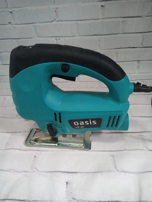 Электролобзик Oasis LE-65