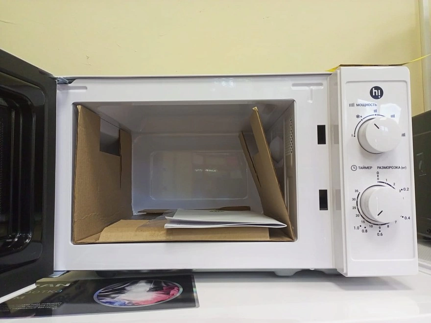 Микроволновая печь Hi M020W05