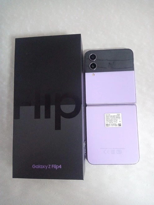 Смартфон Samsung Galaxy Z Flip4 8/256GB