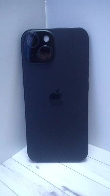 Смартфон Apple iPhone 15 128 ГБ