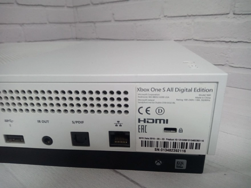 Игровая приставка X-Box One Microsoft Xbox Series S 1TB SSD , геймпад белый