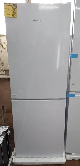 Холодильник Indesit ITR 4160 W