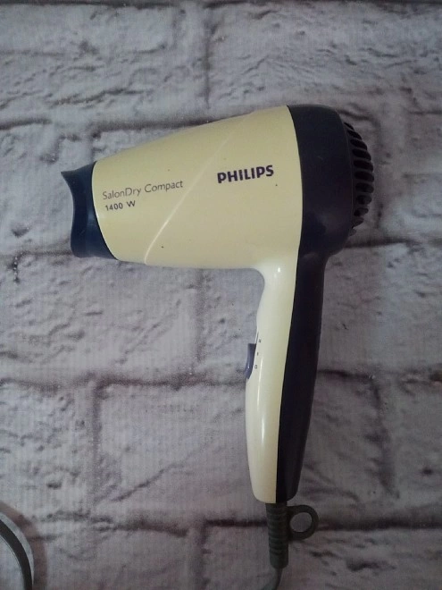 Фен PHILIPS HP8103 SalonDry Compact