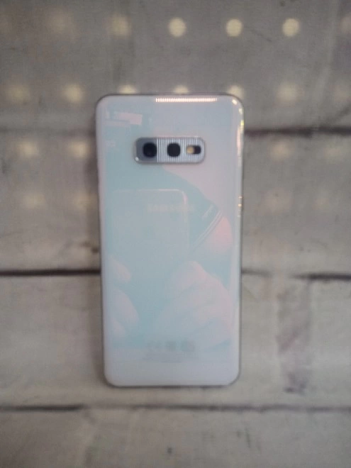 Смартфон Samsung S10e 6/128