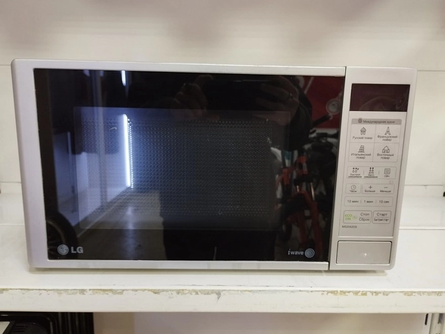 Микроволновая печь LG MS2042D