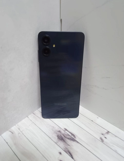 Смартфон Samsung A06 4/128