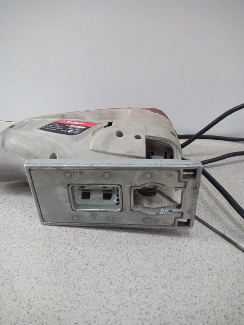 Электролобзик Зубр ЗЛ-710Э