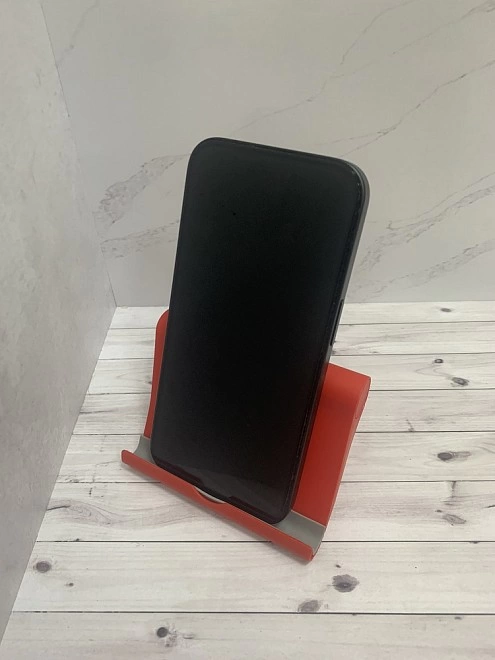 Смартфон Apple iPhone 16 8/128Gb