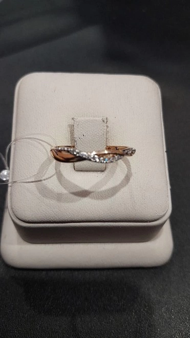 Кольцо золотое с камнями  585пр 19р-р 1,56гр ФМ