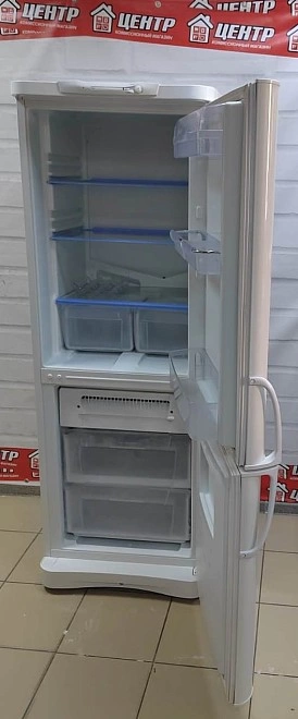 Холодильник Indesit C132NFG.016