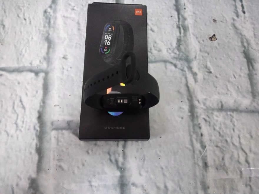 Часы наручные Xiaomi Xiami mi band 6