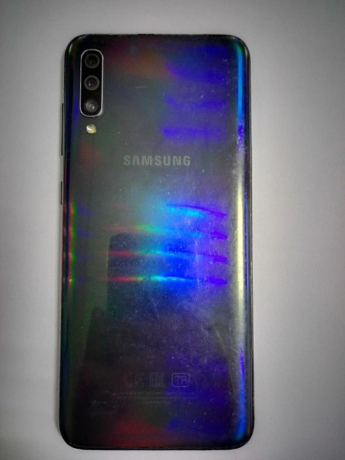 Смартфон Samsung A70