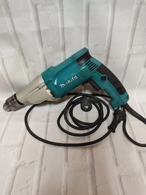 Электродрель  Makita DP4010