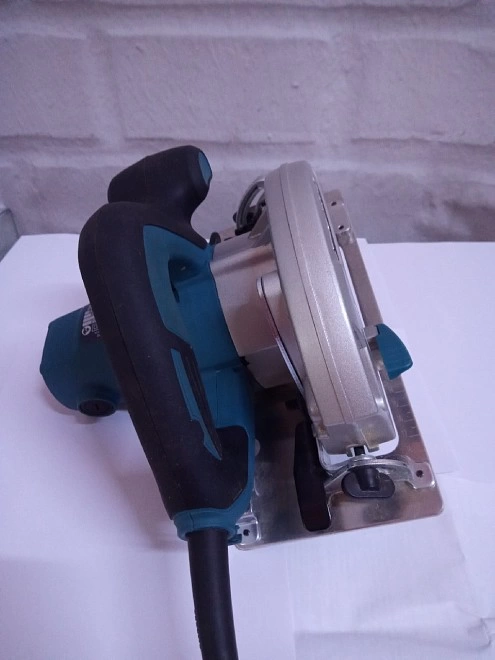 Электропила дисковая Makita HS6601