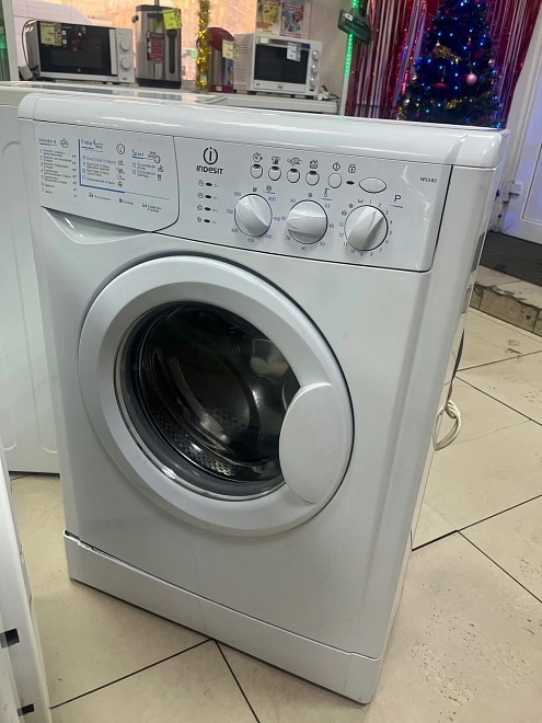 Стиральная машина Indesit WIUL83