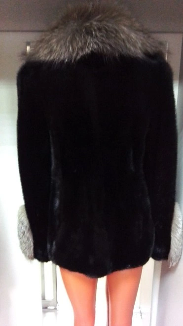 Шуба короткая, цельная Elena Fur р-р 44-46