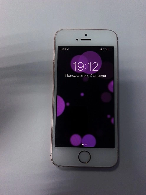 Смартфон Apple Iphone SE