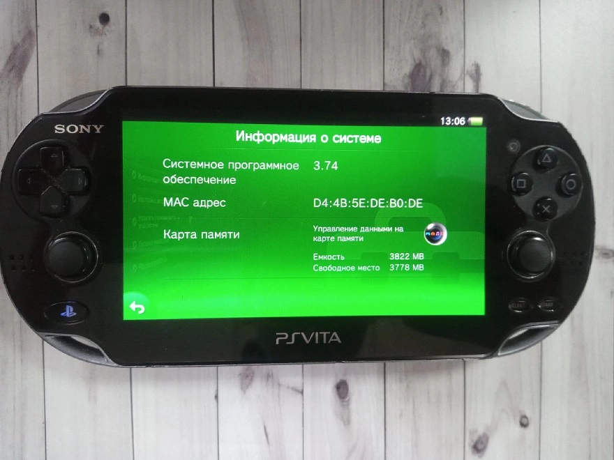 Игровая приставка PlayStation Vita PCH-1008