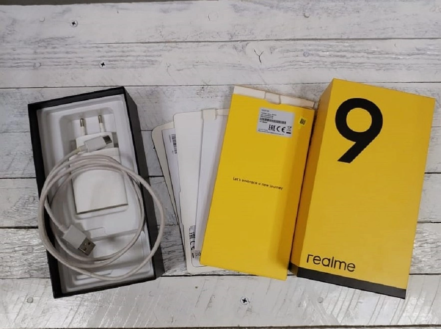 Смартфон Realme 9 8/128 GB