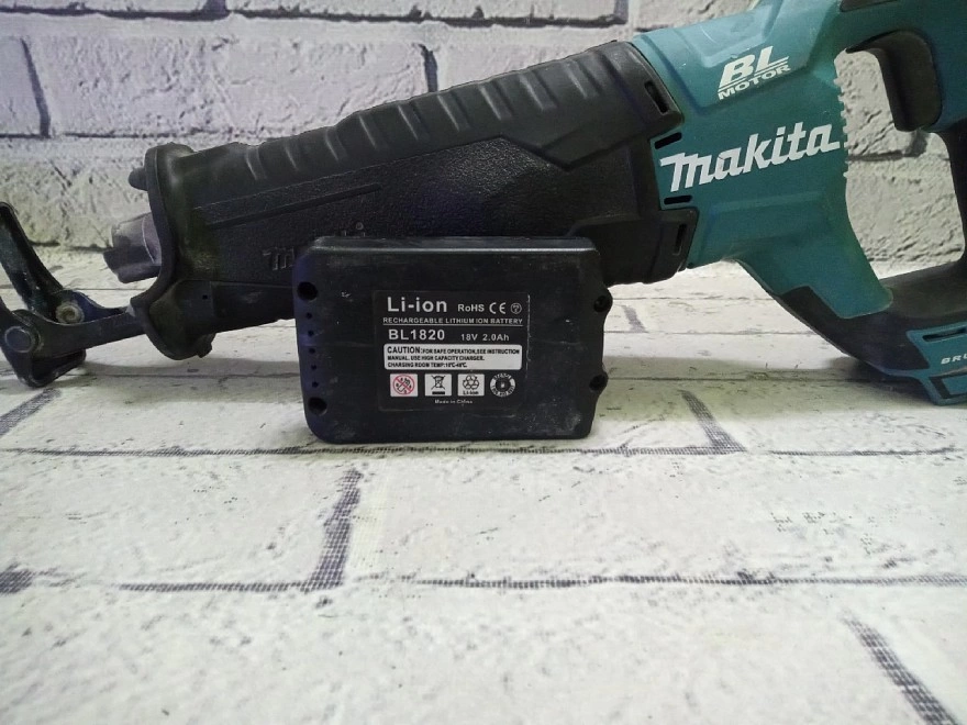 Электропила сабельная Makita DJR187RTE Li-Ion18В