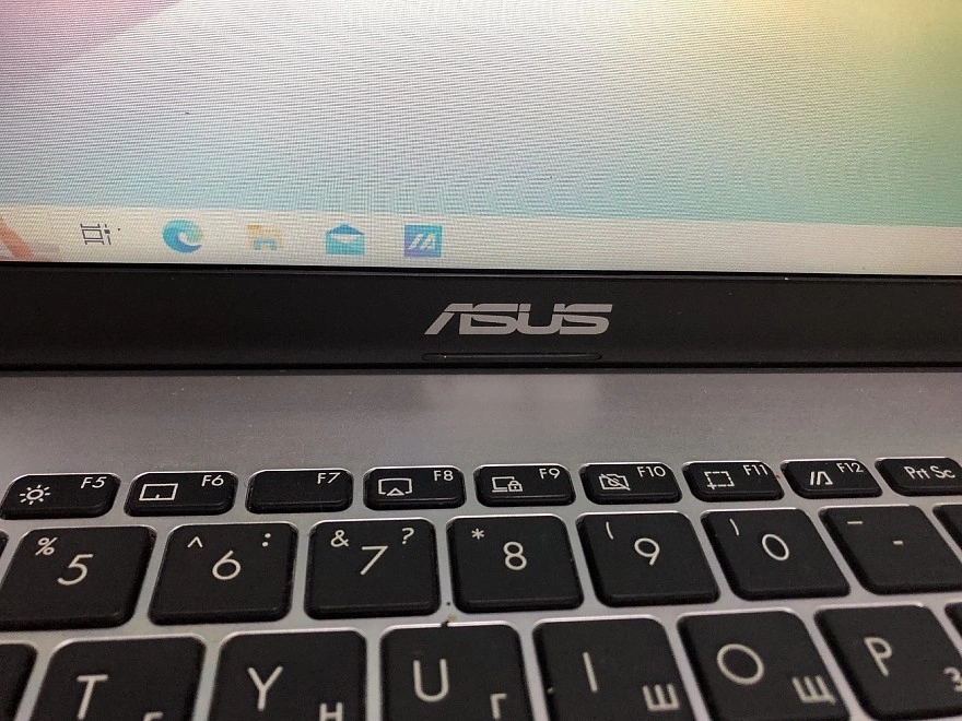Ноутбук Asus Celeron N4020 2/2 по 1,1Ghz/ОЗУ 4/SSD128Gb/Gr600