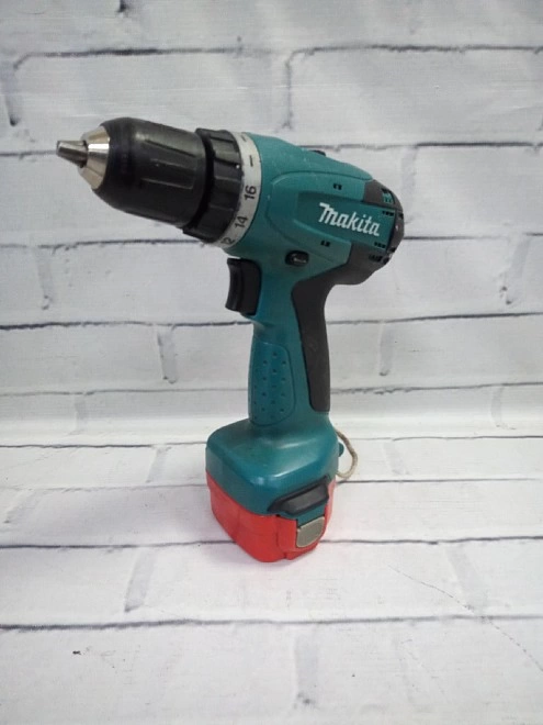 Шуруповерт Makita 6271D
