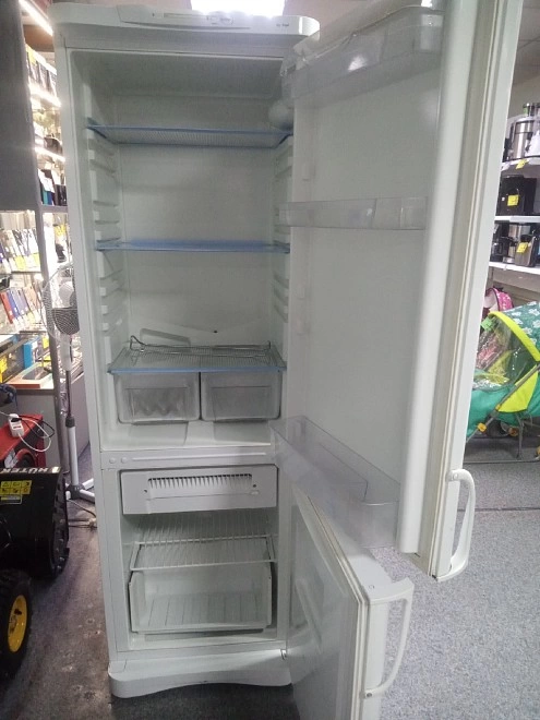Холодильник Indesit DS 318 W